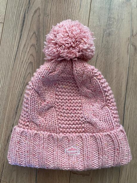 Zateplena ciapka superdry, superdry