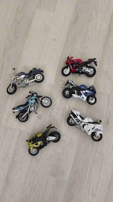 Motorky 6ks,