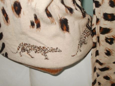 Elastický tigrový pulovrik, s