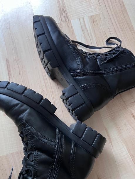 Šnúrovacie topánky zn.esprit veľ.38, esprit,38