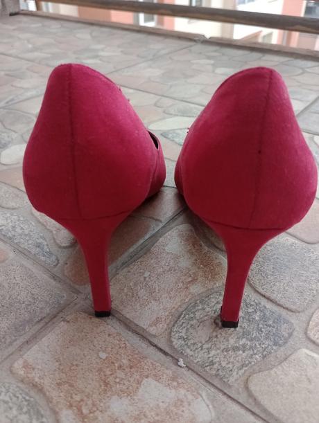 Červené lodičky, reserved,37