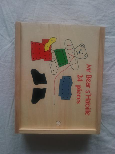 Drevená hračka na obliekanie - medvedík, 