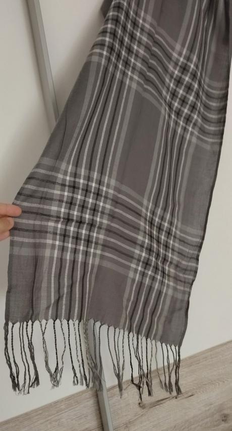 Sivý šál, f&f