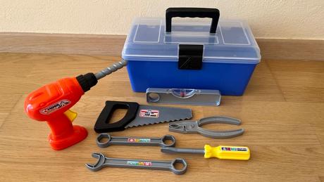 Plastové náradie s kufríkom,