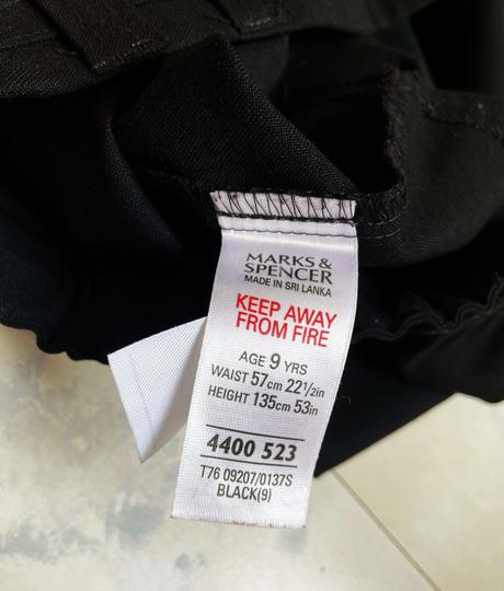 Skladaná suknička, marks & spencer,140