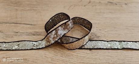 Ozdobná stuha flitrová - 20 mm - zlato čierna - 1,