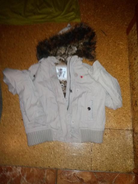 Bunda tepla skožušinkou aj vo vnutry, s