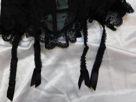 Kvalitny čipkovany korzetovy top, 70c