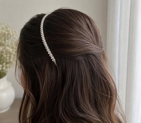 Elegantná čelenka s krištáľovými kamienkami, zara