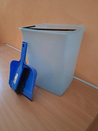 Vedro lopatka smeták metlička metla nádoba kýbel, 