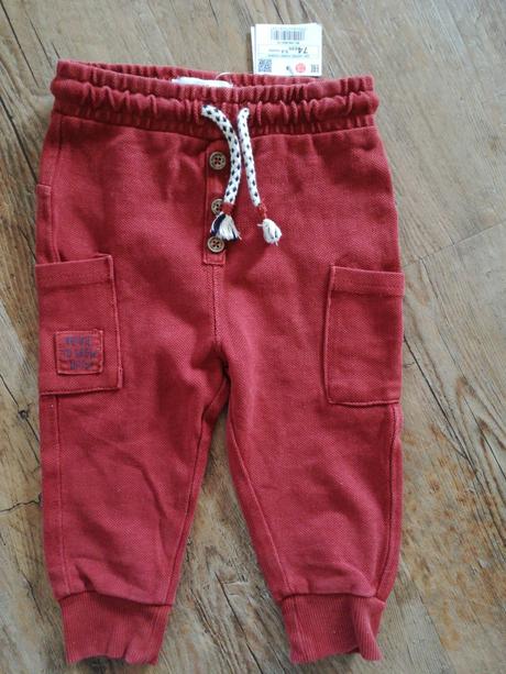 Komplet krasne joggery a body, reserved,74