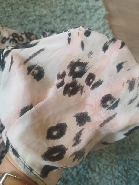 Ľahká blúzka s leo vzorom next, next,s