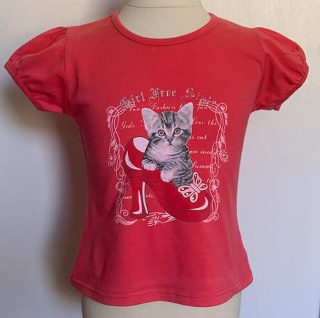 Tmavoružové tričko s mačickou, 116