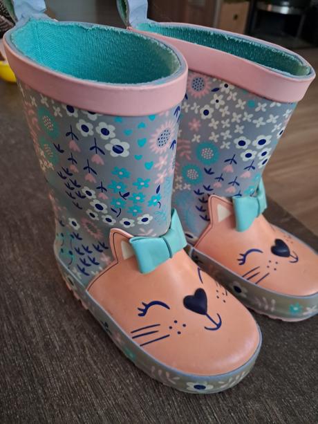 Gumaky, nelli blu,21