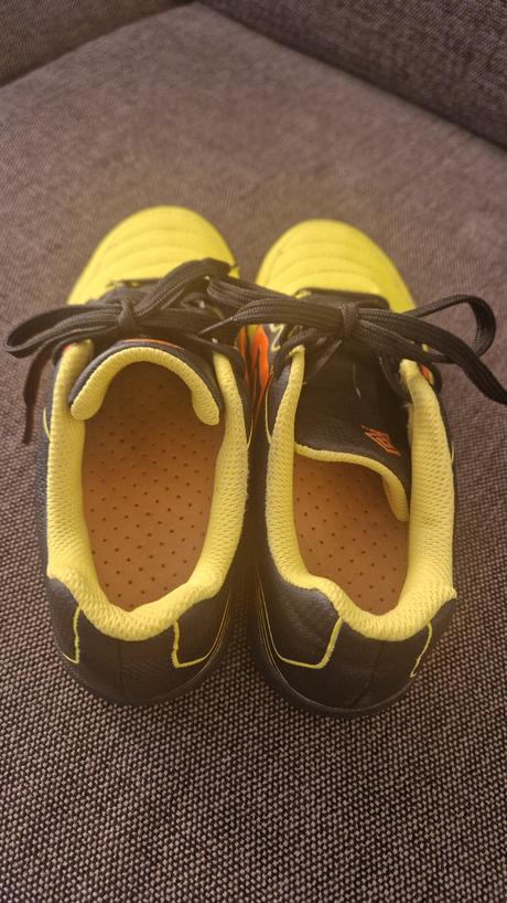 Halové tenisky zn.  umbro, umbro,35