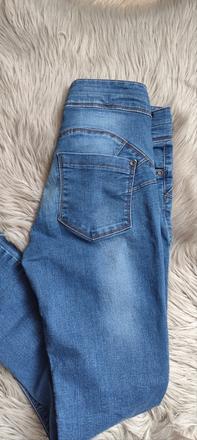 Push-up dzinsy+ mikinka gratis, 38