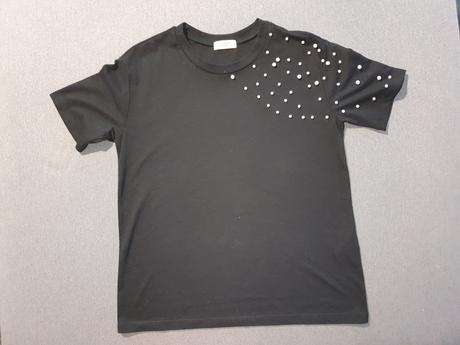 Čierne tričko s perličkami, s