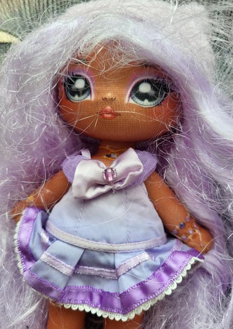Bábika na na na surprise lavender kitty, 