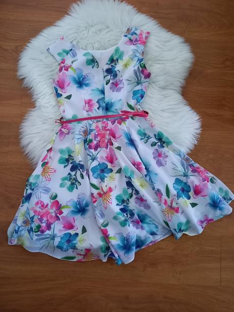 Kvetované šaty č.36, 36