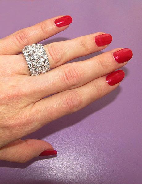 Zdobený dámsky prsteň, 