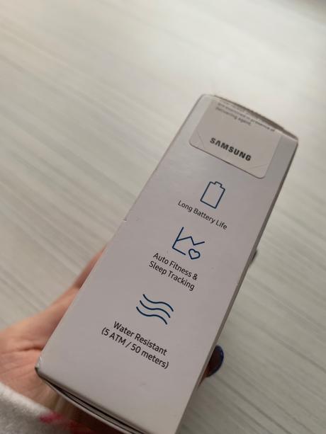 Samsung galaxy fit display na naramok, samsung