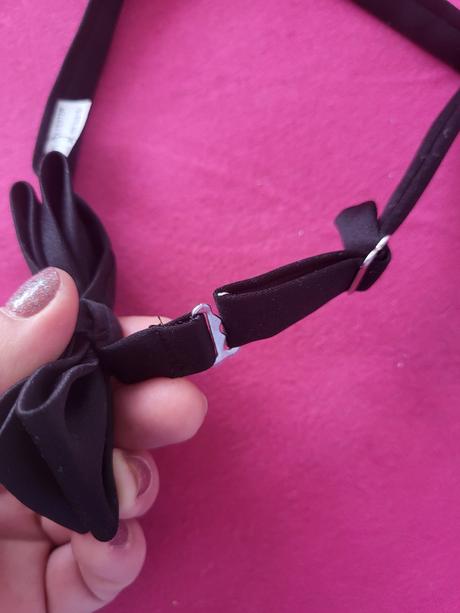 Čierny nastaviteľný motýlik, 