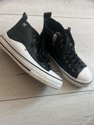 Členkove tenisky, 33