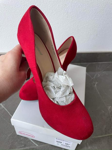 Cervene lodicky, graceland,37