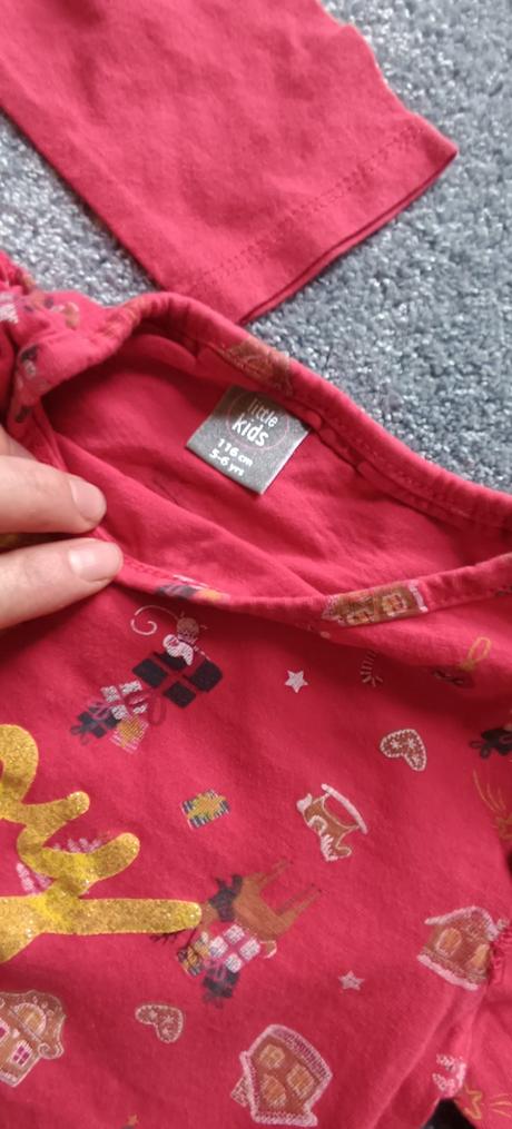 Nohavice plus dve tričká, 110