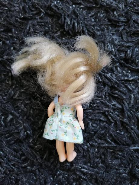 Mini bábika,
