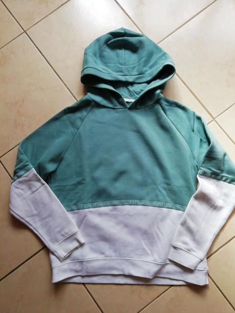 Mikina, v. 170, gate,170