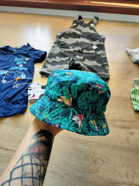 Balík letného oblečenia, 68–80