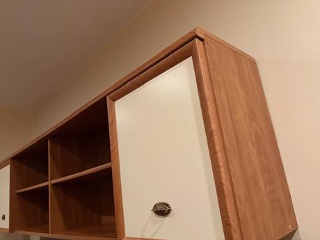 Komoda a závesná skrinka - zachovalý set,