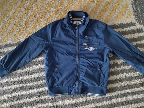 Prechodná tenká bunda, 122