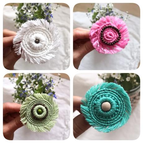 Macrame spona na tzv. predĺžený cop hrášková,