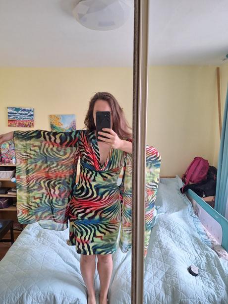 Extravagantne saty so sirokymi rukavmi jasmine, chantall,s