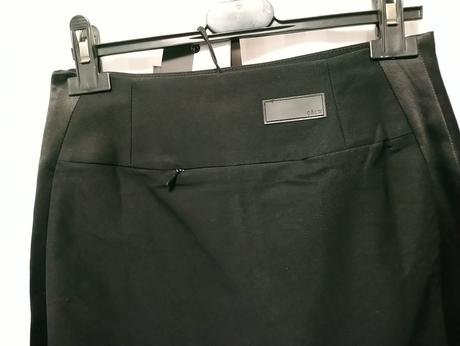 2 v 1 dámska čierna sukňa a elastické šortky, calm, xs