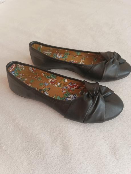 Mäkkučké balerínky, 38