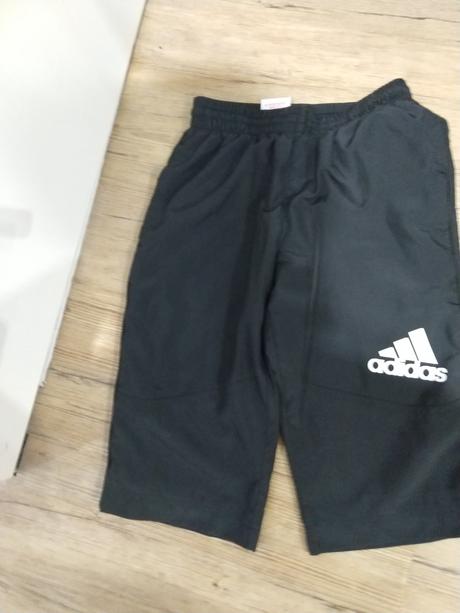 Športové dlhšie kraťasy šortky 7-8, adidas,128