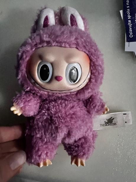 Labubu exciting macaron lychee berry,