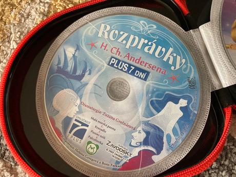 14ks cd a dvd rozprávok a pesničiek s puzdrom,