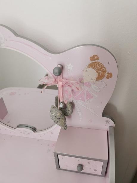 Detsky kozmeticky stolik, 