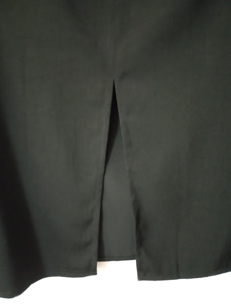 Dlhá čierna sukňa, 46