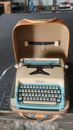 Písací stroj consul,
