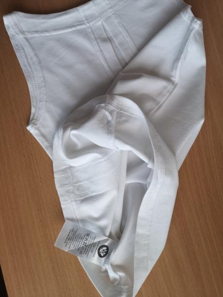 Biely slim top v. 122/128 zn. zuppa, 122