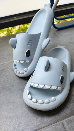 Šľapky shark, 42