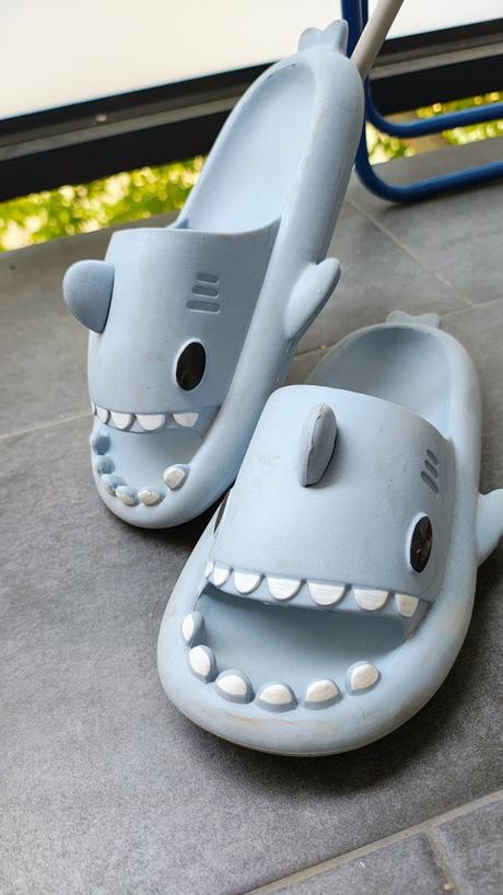 Šľapky shark, 42