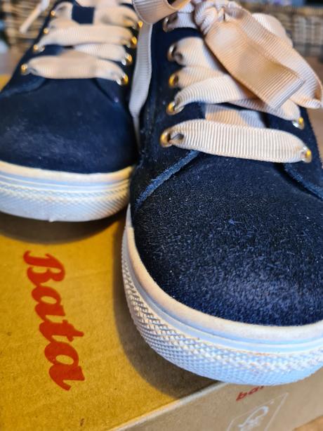 Semišové topánky, baťa,33