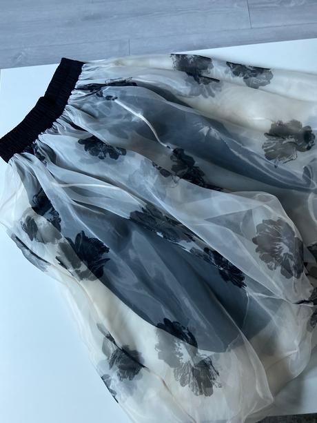 Rozmerná sukňa, zara,s