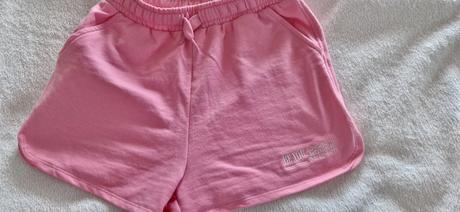 Šortky, s